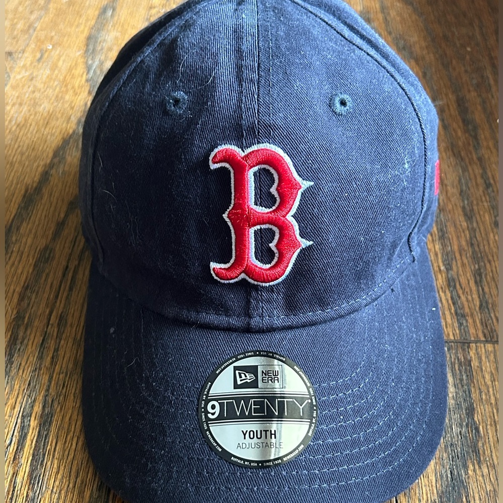 Youth New Era Adjustable Boston Red Sox Baseball Hat- NWOT